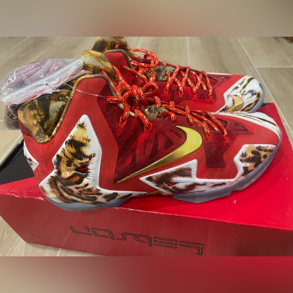 Nike Lebron 11 Premium "2k14" Sneaker Size 11